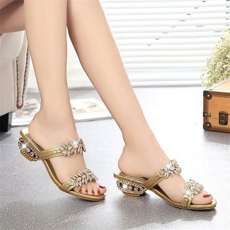 👡✨ Women’s Rhinestone Flat Sandals – Chic Metal Accent Summer Style | 50% OFF Today