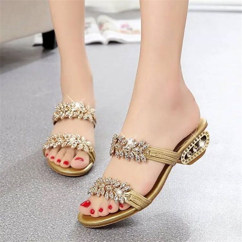 👡✨ Women’s Rhinestone Flat Sandals – Chic Metal Accent Summer Style | 50% OFF Today