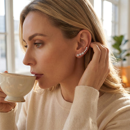 ✨2026 New Arrival! 🌟 Starry Flower Rhinestone Ear Climber Earrings – Sparkling crystals, comfortable climb-up design – perfect for daily glam or special occasions 🌸