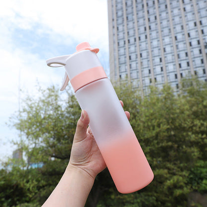 📢 40% OFF 💦 650mL Portable Outdoor Sports Spray Bottle – Fine Mist Spray, Leak-Resistant Design & Portable Carry Handle 🌿