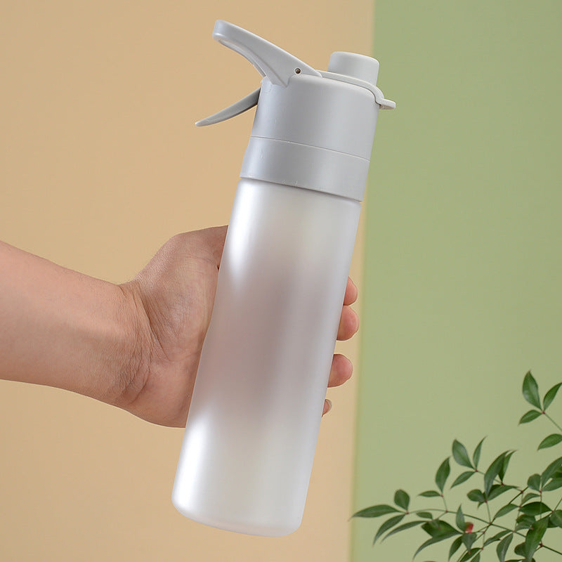 📢 40% OFF 💦 650mL Portable Outdoor Sports Spray Bottle – Fine Mist Spray, Leak-Resistant Design & Portable Carry Handle 🌿