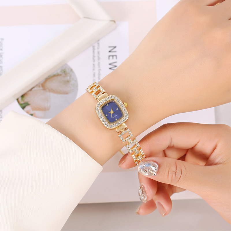 ⏳ 50% off⏰Women Drawstring Bracelet Watch Square Quartz⌚🌸