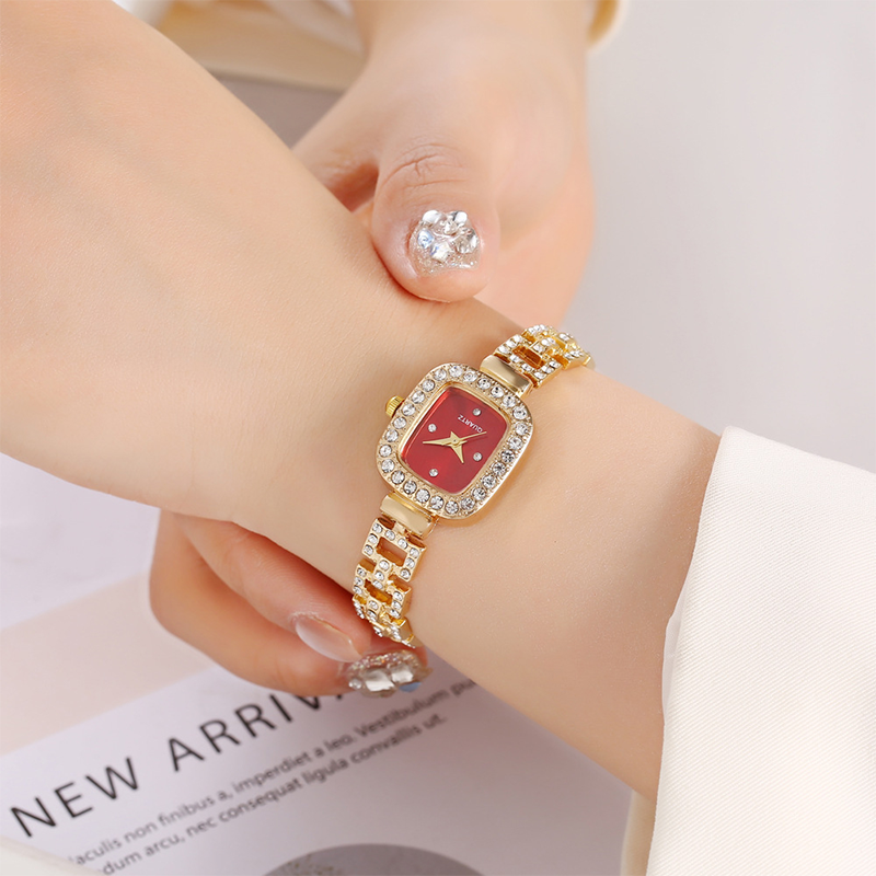 ⏳ 50% off⏰Women Drawstring Bracelet Watch Square Quartz⌚🌸